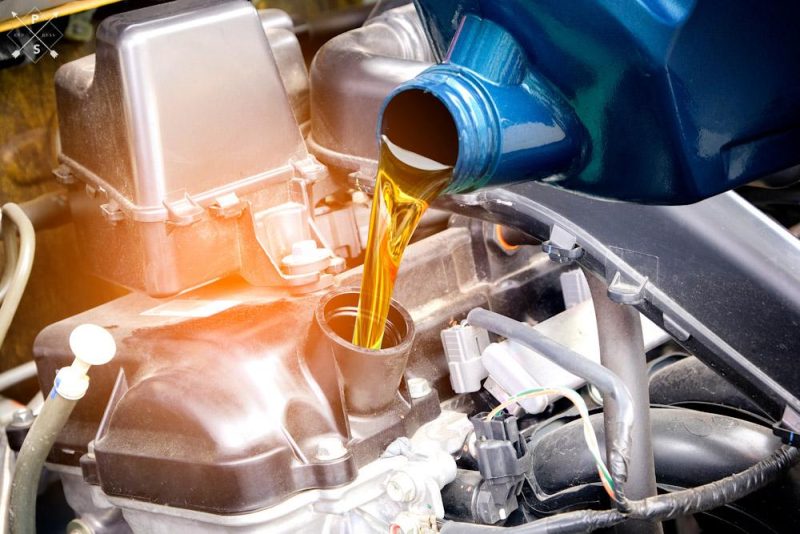 Understanding the Types of Engine Oil | Master Autotech