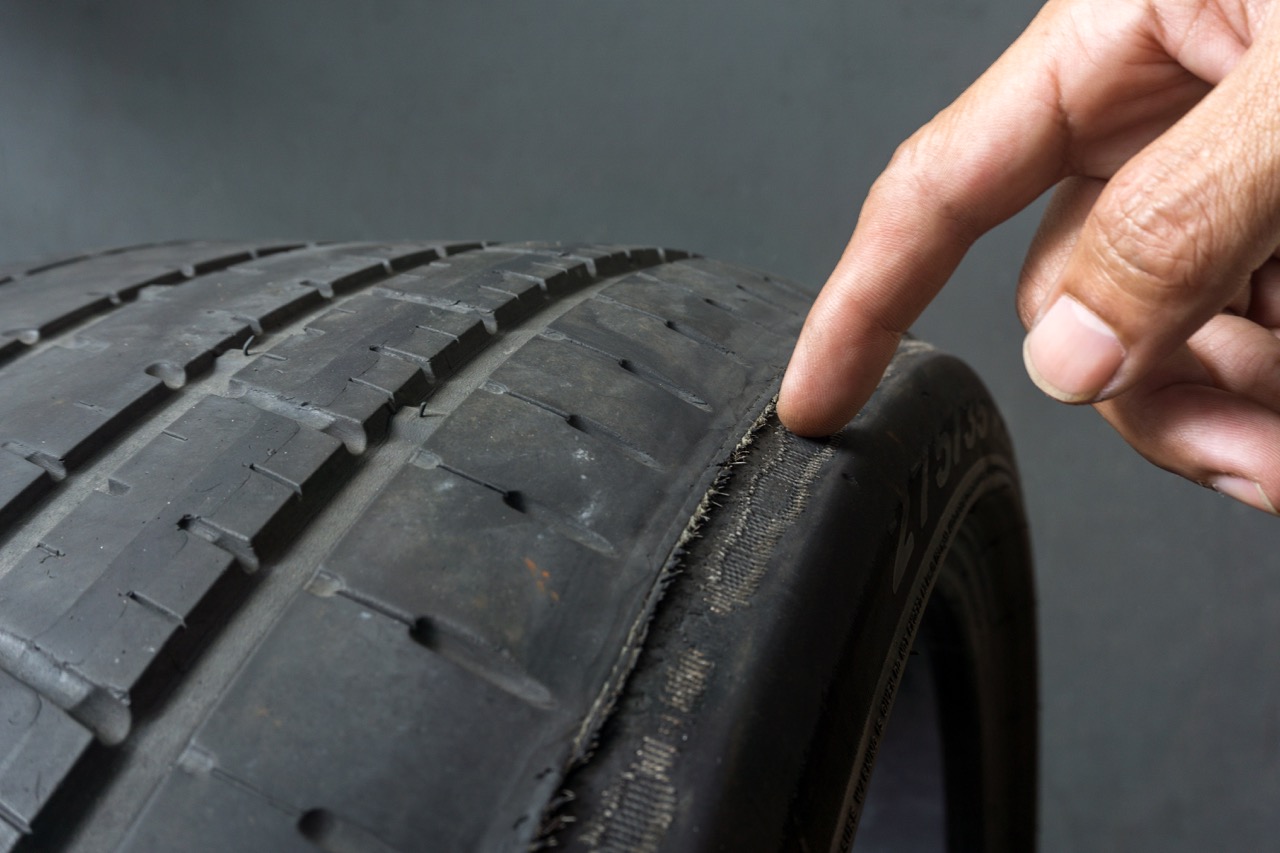 What Causes Your Tires to Wear Unevenly Master Autotech